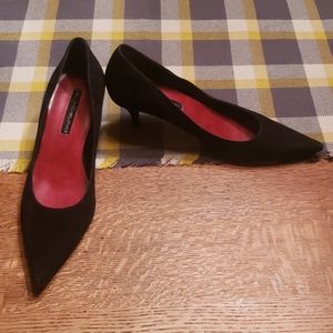 Like New Bandolino Boberry Black Suede Heels 9.5M